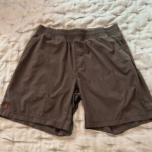 Rhone 7” unlined mako shorts